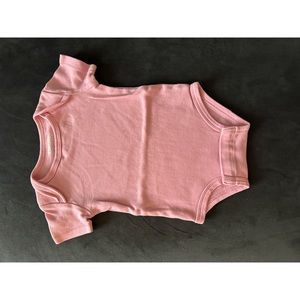5/$10 Kirkland onesie/bodysuit short sleeve 3-6 months